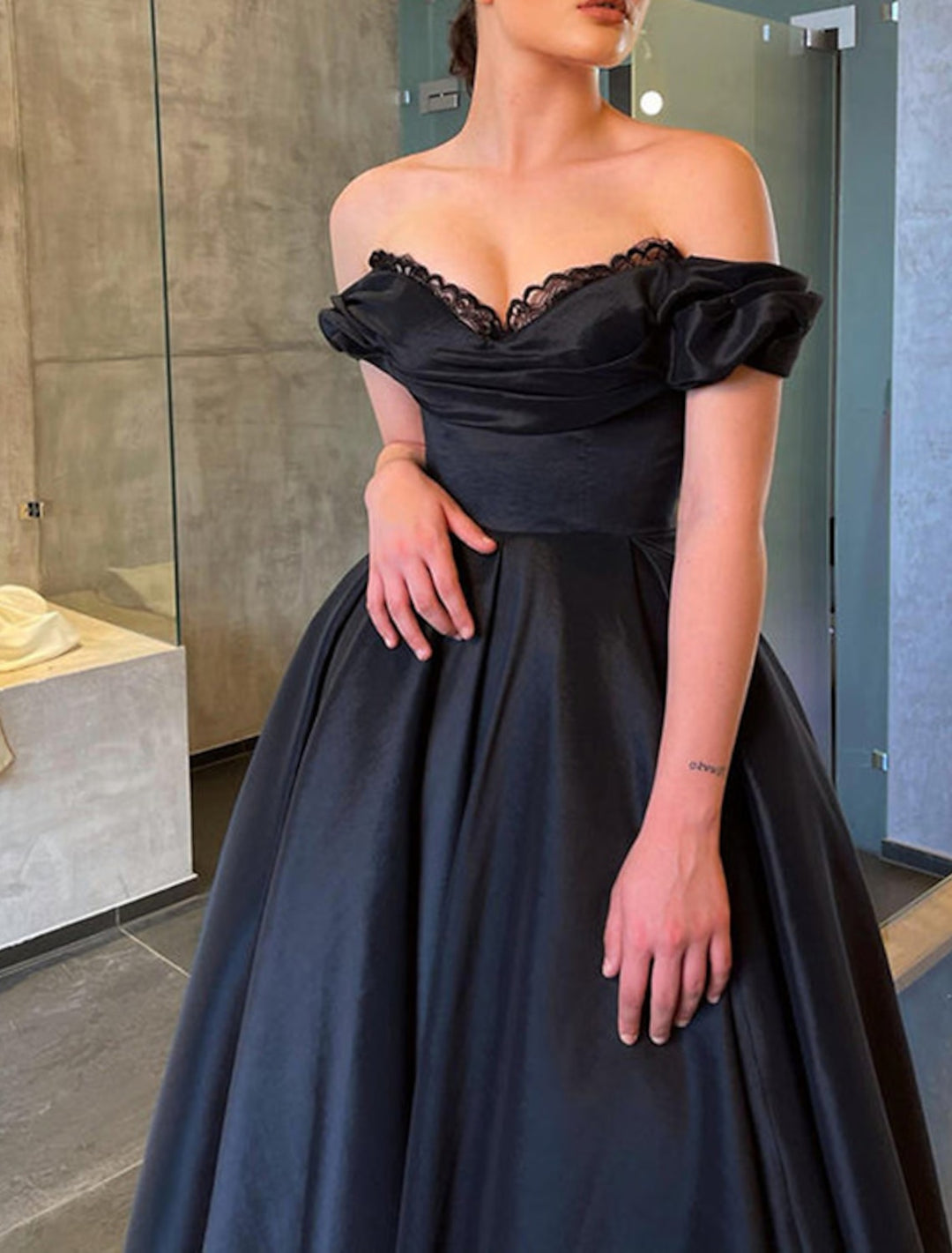 A-Line/Princess Off-the-Shoulder Tea-Length Prom Dresses With Lace BabaMila
