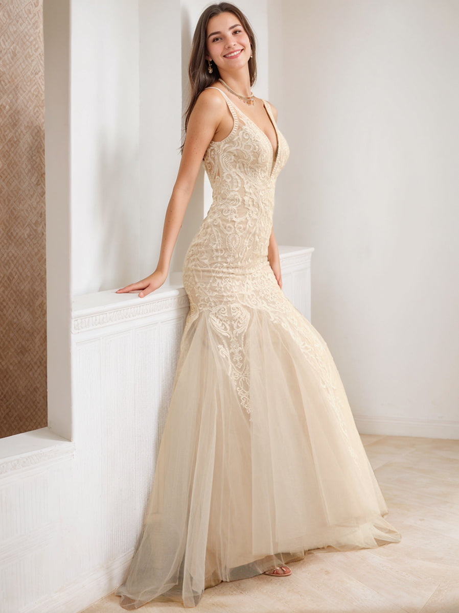 Trumpet/Mermaid V-Neck Sleeveless Tulle Wedding Dresses with Appliques BabaMila