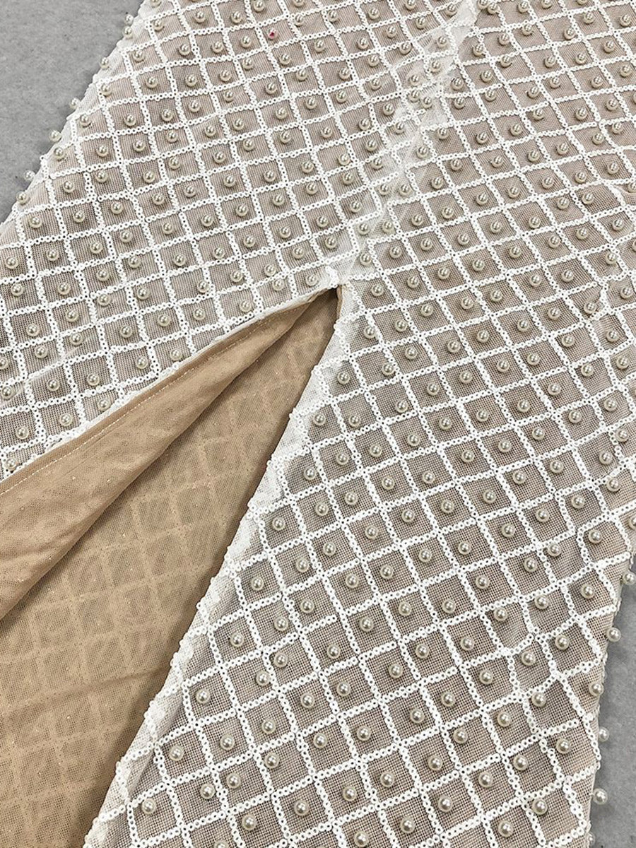 Sheath/Column Halter Sleeveless Elegant Sequined Prom Dresses with Pearl/Back Split BabaMila