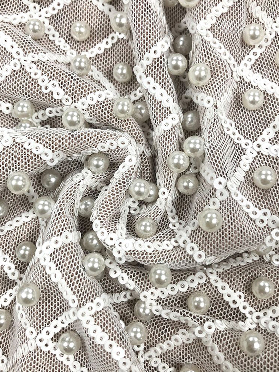 Sheath/Column Halter Sleeveless Elegant Sequined Prom Dresses with Pearl/Back Split BabaMila