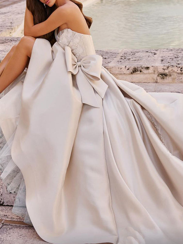 A-Line/Princess Sweetheart Court Train Sleeveless Wedding Dresses With Bow(s)/Appliques BabaMila