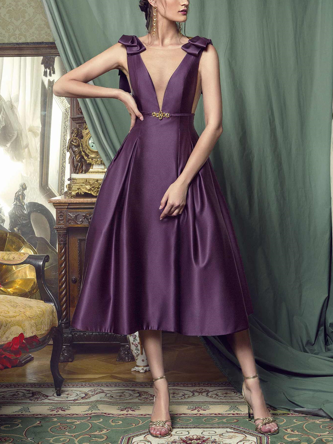 A-Line/Princess Plunging Neckline Sleeveless Knee-Length Cocktail Dresses With Open Back BabaMila
