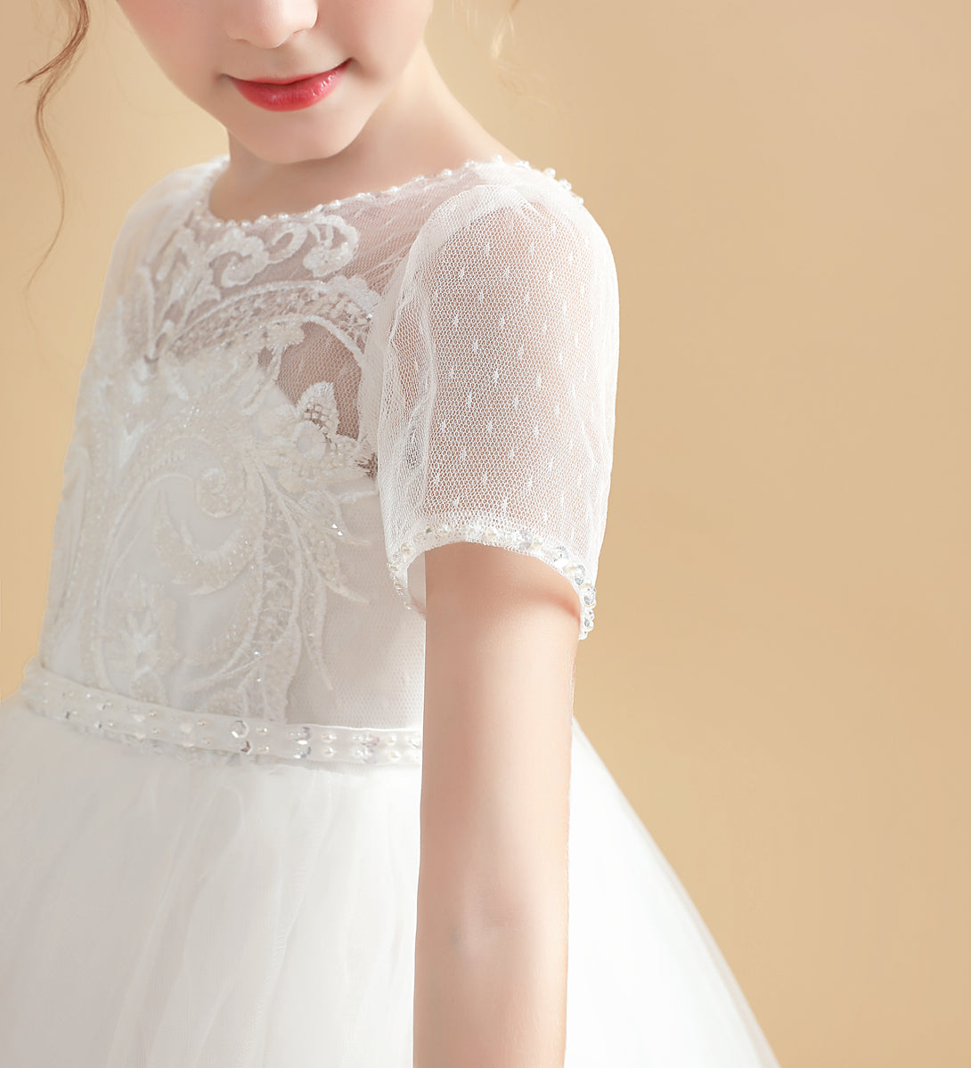 Ball Gown Short Sleeve Scoop Neck Floor-Length Tulle/Lace Flower Girl Dresses/First Communion Dress With Appliques/Beads Girls Gidiondress