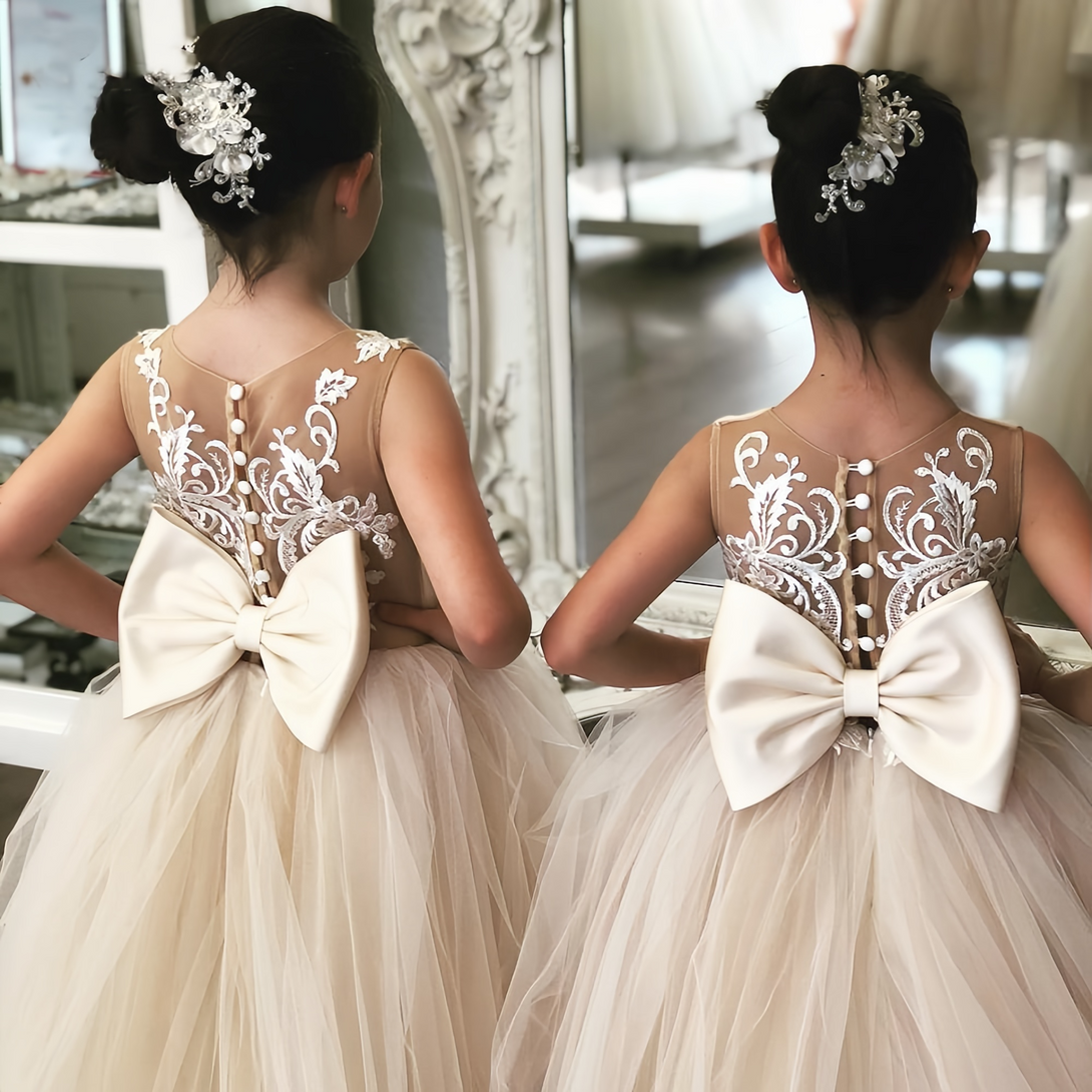 Flower Girls Dresses Sleeveless For Weddings Lace Appliques Ball Gown Birthday Girl Communion Pageant Gowns Light Champagne With Bow Girls Gidiondress