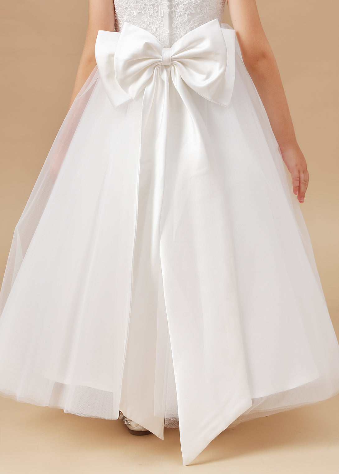 Scoop Neck Sleeveless Satin/Lace/Tulle Ivory Floor-Length Flower Girl Dresses/First Communion Dress With Appliques/Bow Girls Gidiondress