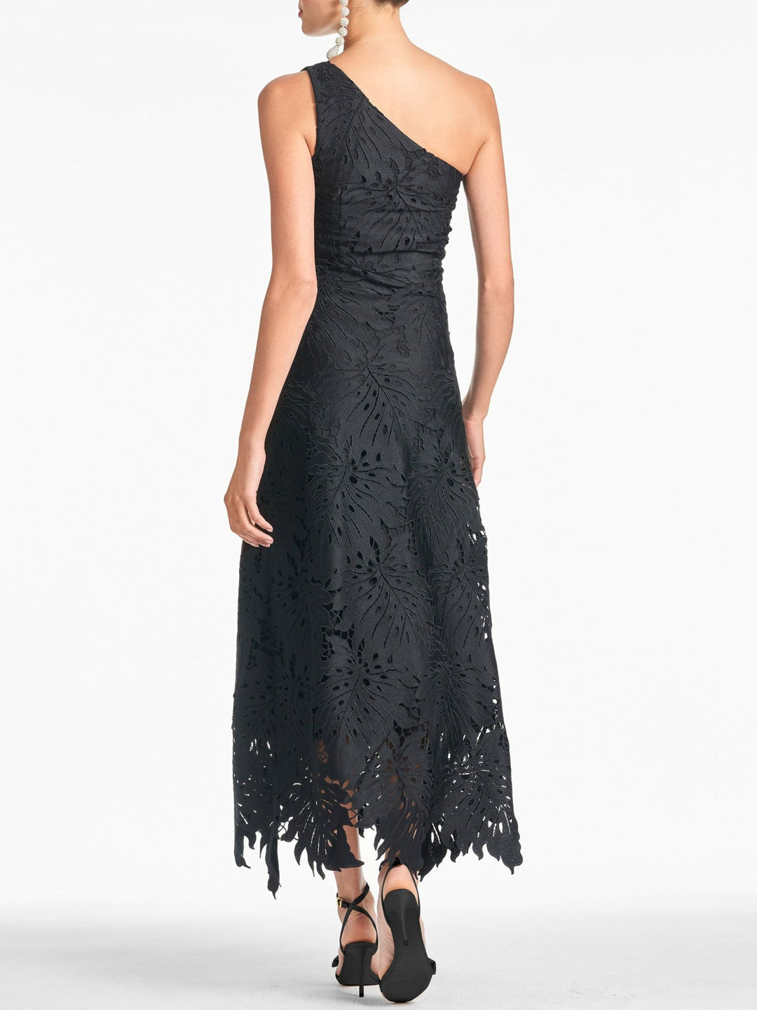A-Line/Princess One-shoulder Sleeveless Asymmetrical Black Prom Dresses With Appliques Lace BabaMila