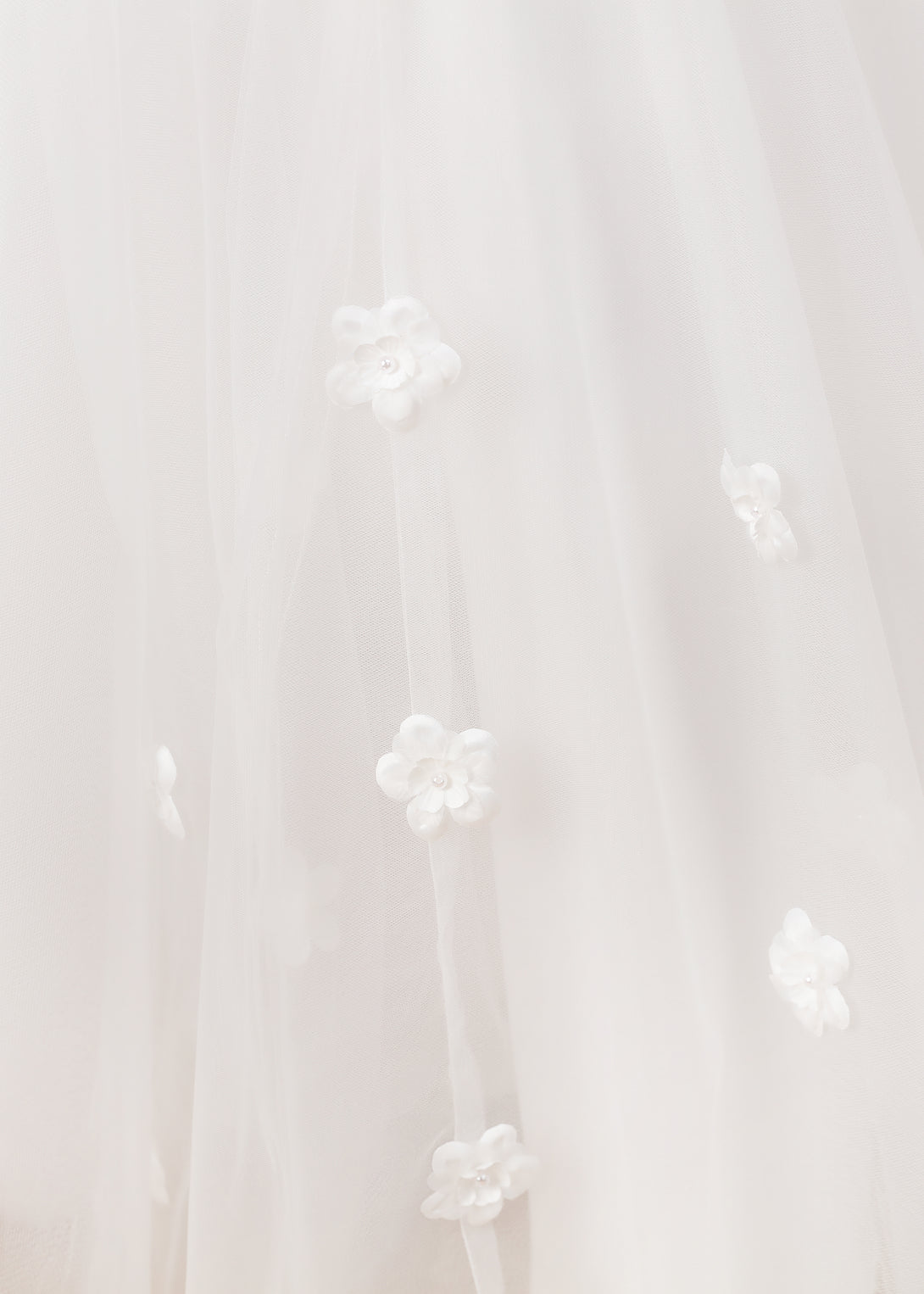 Ball Gown/Princess Boat Neck Sleeveless Satin/Tulle Ivory Asymmetrical Flower Girl Dresses/First Communion Dress With Appliques/Bow Girls Gidiondress