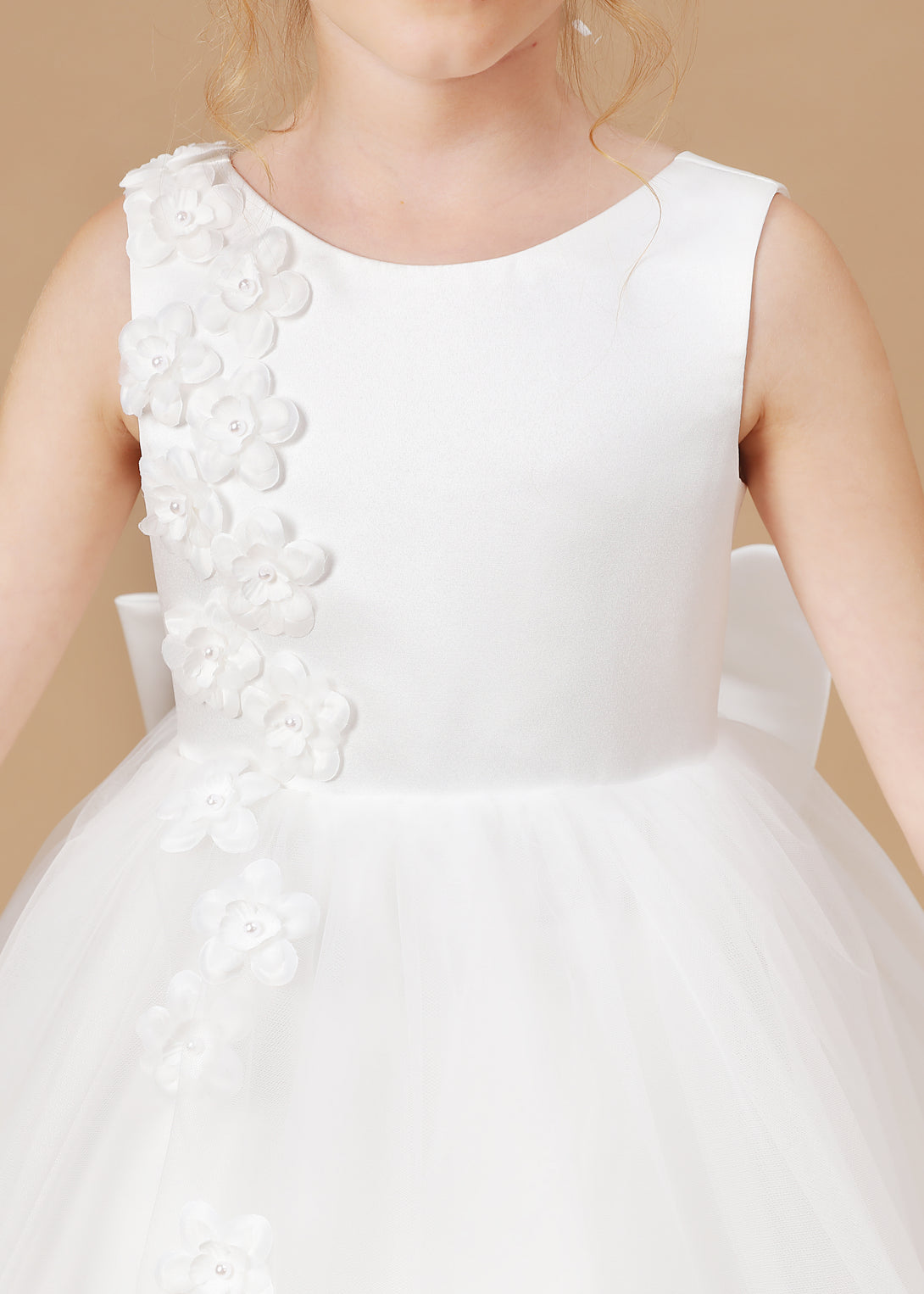 Ball Gown/Princess Boat Neck Sleeveless Satin/Tulle Ivory Asymmetrical Flower Girl Dresses/First Communion Dress With Appliques/Bow Girls Gidiondress