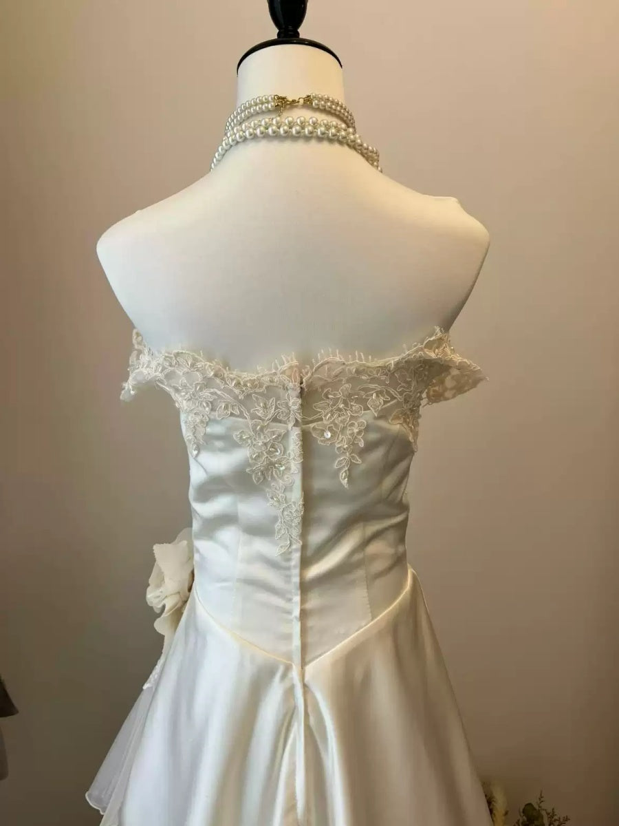 A-line/Princess Off-the-shoulder Ruched Wedding Dresses with Appliques/Pearls/Tulle BabaMila