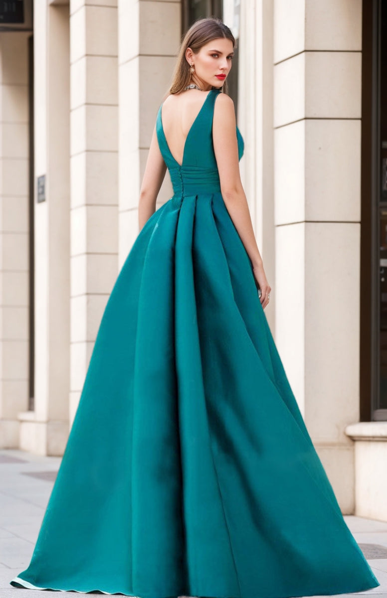 A-Line/Princess V-Neck Sleeveless Luxurious Mother Of The Bride Dresses BabaMila