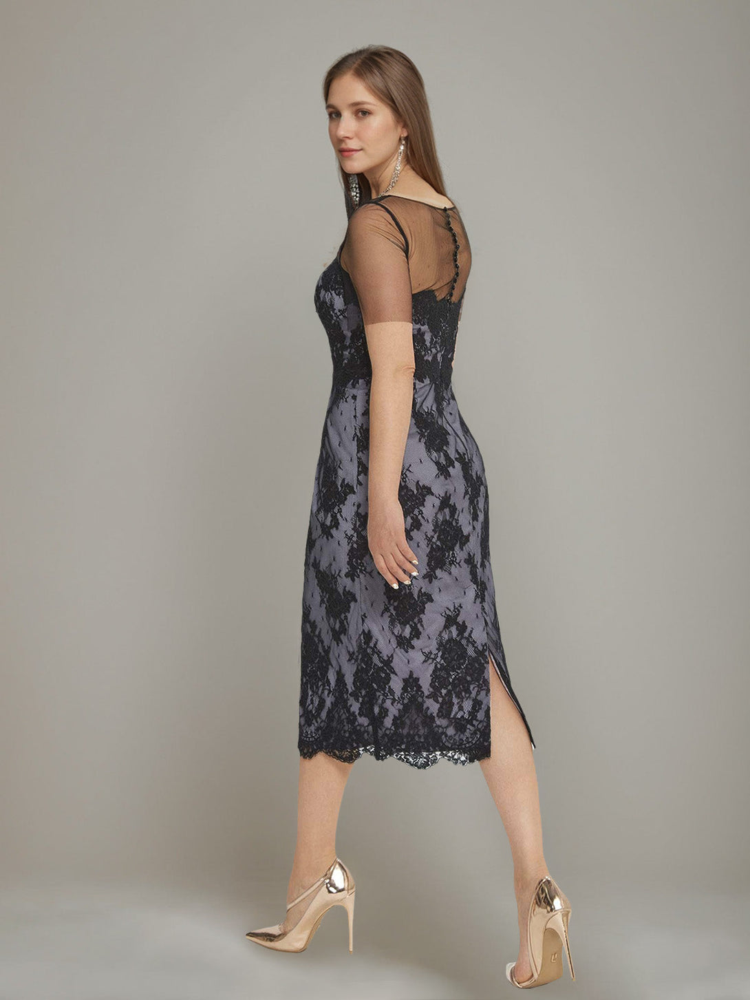 Sheath/Cloumn Round Neck Plus Size Short Sleeves Mother Of The Bride Dresses With Appliques & Slit BabaMila