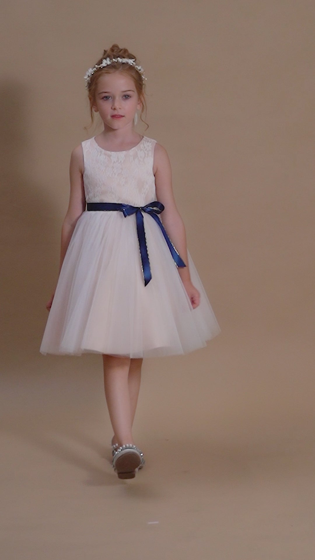 A-line Sleeveless Scoop Neck Knee-Length Lace Satin Tulle Flower Girl Dresses With Removable Navy Blue Ribbon Girls Gidiondress
