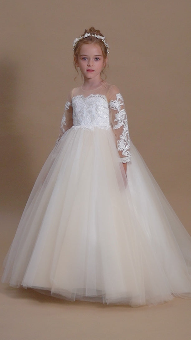Ball Gown Long Sleeve Scoop Neck Floor-Length Sweep Train Tulle/Lace Flower Girl Dresses/First Communion Dress With Appliques Girls Gidiondress