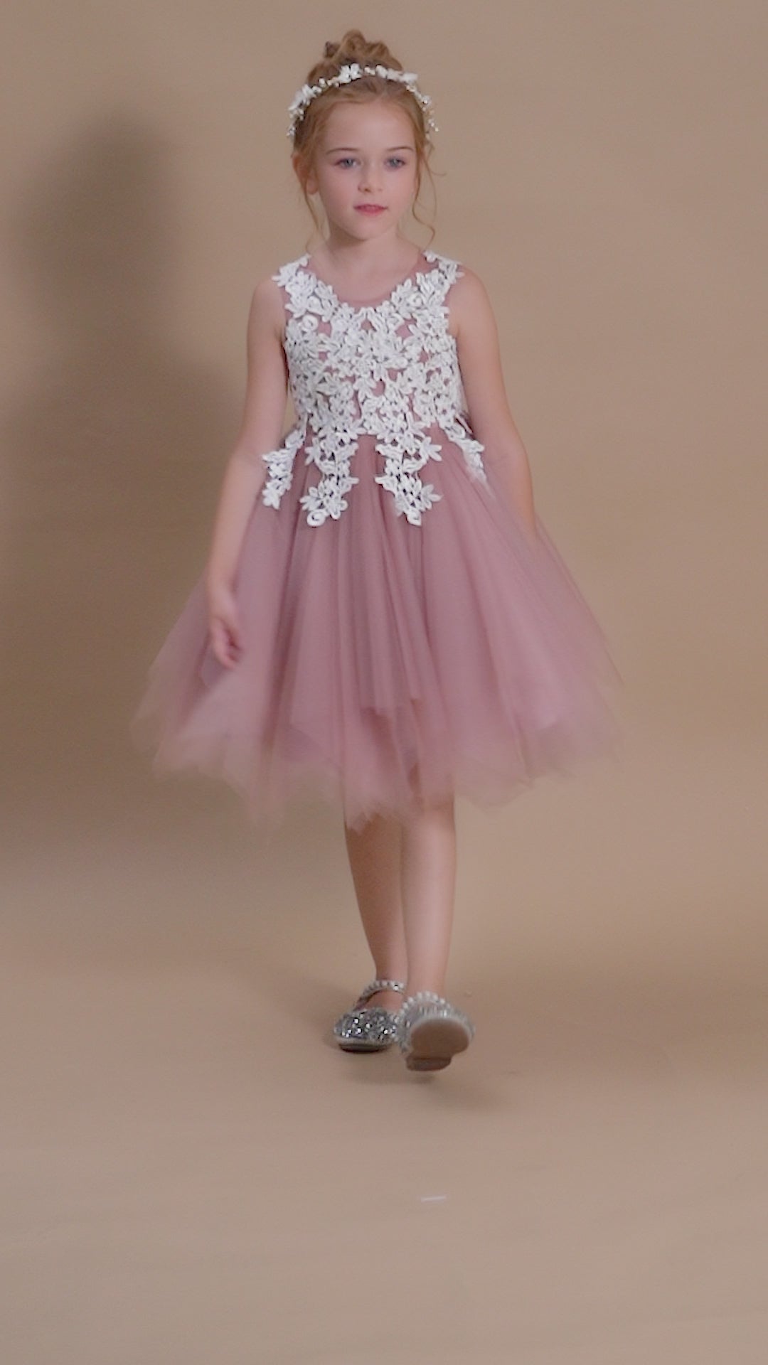 Sleeveless Scoop Neck Knee-Length Tulle Flower Girl Dresses/Girls Birthday Dresses With Appliques Girls Gidiondress